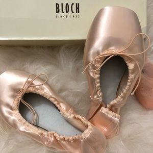 NEW Bloch ballet pointe shoes size 5 (4x)